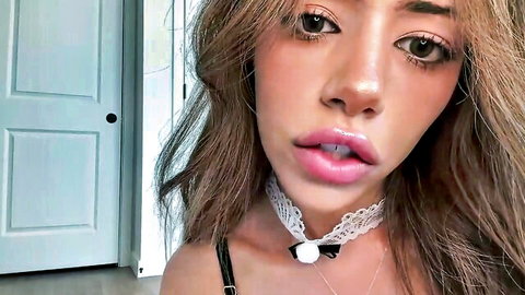 Juliaabrooks in sexy lace choker and glossy lips, teasing close-up