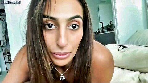 Camiliakxoxo topless closeup, JOI squirt cam tease