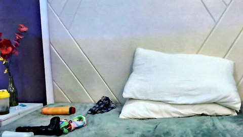 Siriss Boyrag Chaturbate gay amateur setup with dildo and pillows