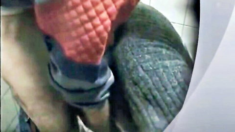 Red oven mitt gives handjob to green scaly cock pulled from blue shorts in bathroom