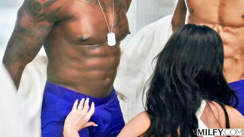 Jennifer White teases two muscular black studs in steamy threesome preview