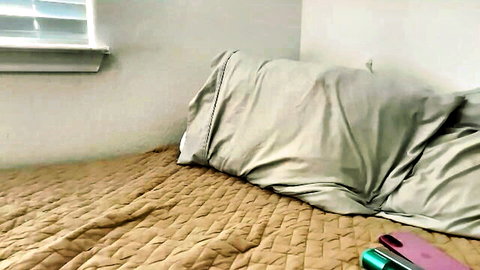 Kykybaby4444 solo masturbation webcam show on cozy bed