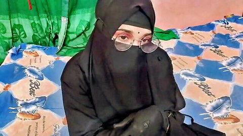 Desi Bhabhi in Niqab and Glasses Poses Seductively for Hot Resort Fuck