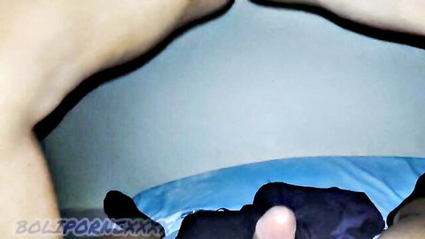 Amateur Latina solo fingering herself on bed