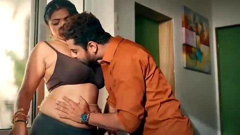 Bharti Jha hot navel kiss by lover on exposed midriff in bra