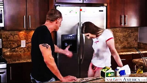 Niki Snow big ass bending over in kitchen with guy, Naughty America