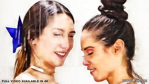 Andreina Deluxe seduces cheerleader Natalia Nix in steamy lesbian closeup