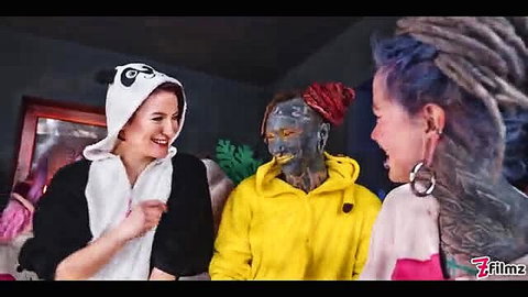 Anuskatzz, Missflora & Lilylu cosplay anal fisting threesome fun