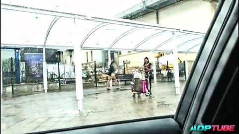 Canela Skin arrives in Barcelona with stroller at bus stop