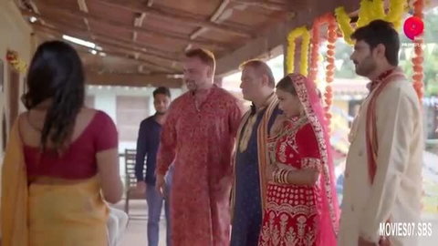 Sexually aroused Indian babe in saree with old men at wedding