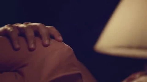 Monalisa hot shoulder grip in Hasratein sex scene