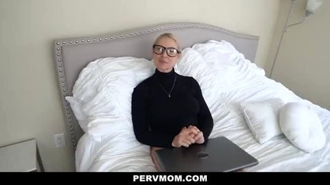 Sarah Vandella MILF in turtleneck on bed with laptop, PervMom