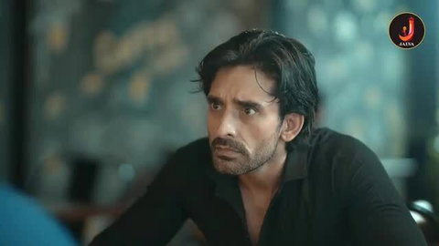 Indian hot babe in black shirt intense gaze erotic clip