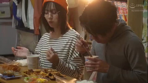Suzumori Remu eating with man in casual striped top glasses beanie JAV