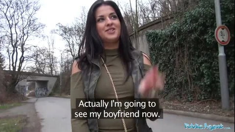 Coco De Mal says she's going to see boyfriend in sexy off-shoulder top