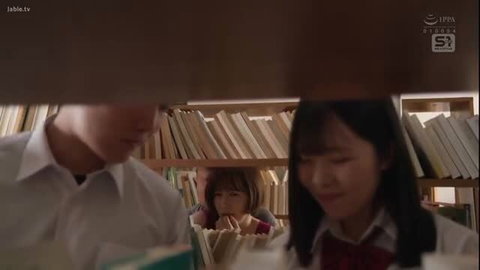 奥田咲 as busty mom peeking over bookshelves in library with man, JAV SNOS-046