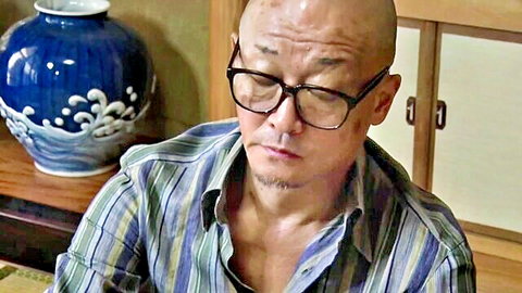 Bald Asian man in glasses from JAV mother-daughter incest video