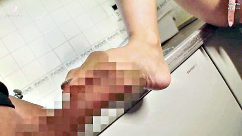 Mitsuki Nagisa in JAV uncle-niece bathroom foot play