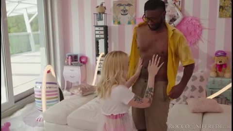 Blonde Greta touches black stud Yves abs in pink room