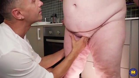 Mature full-figured grandma Jana gets her coarse vulva penetrated by Mugur