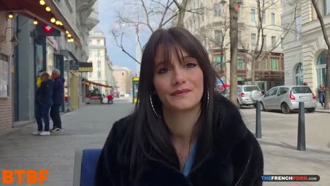 Tina, 33, medical secretary, seductive portrait in city street