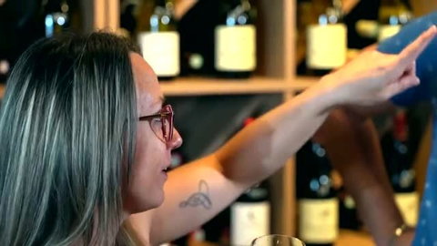 Laeti sensual side profile with wine pouring at bar