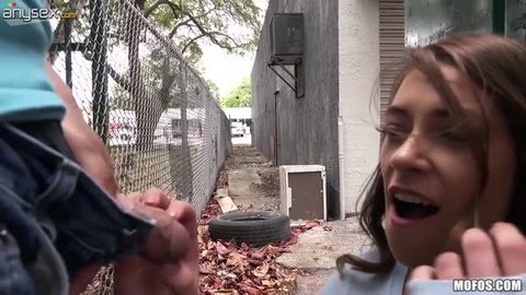 Kirsten Lee giving outdoor blowjob and getting fucked