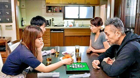 Isawa Ryouko in JAV family board game scene with drinks